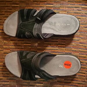 Easy spirit slipon sandals